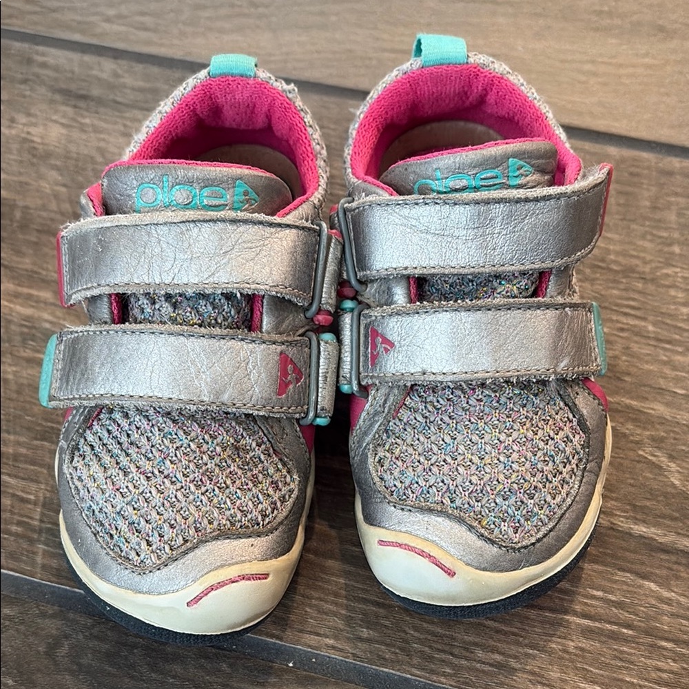 PLAE Ty toddler size 8. Hematite color
